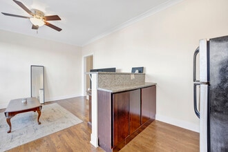 3153 W Augusta Blvd, Unit #1B in Chicago, IL - Foto de edificio - Building Photo