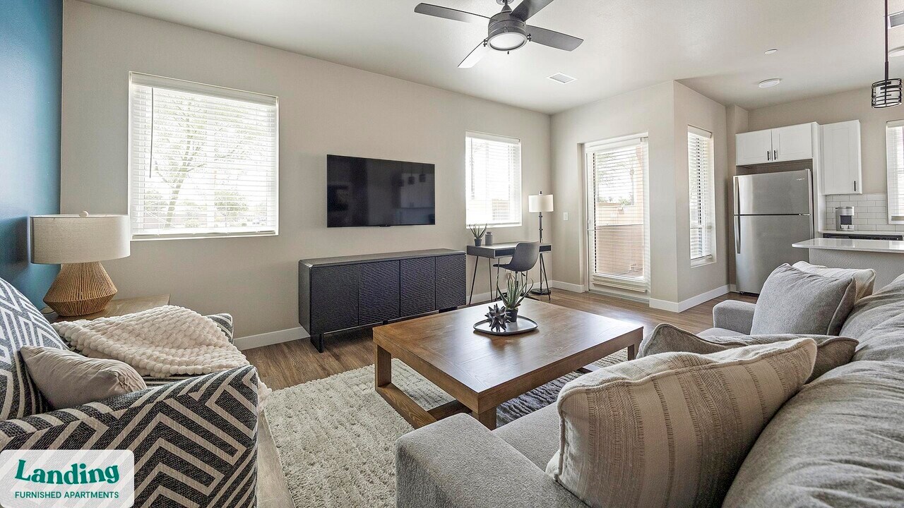 2445 Estrella Pkwy in Goodyear, AZ - Building Photo