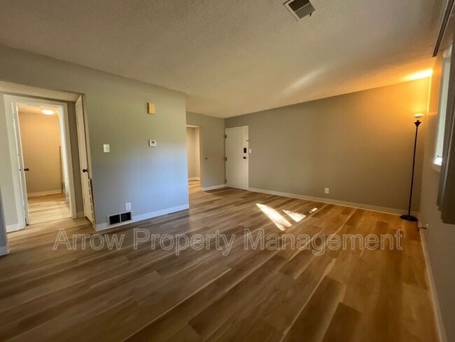 property at 320 Lincoln St
