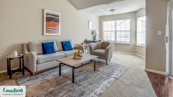 7865 Grove Ct W in Germantown, TN - Building Photo