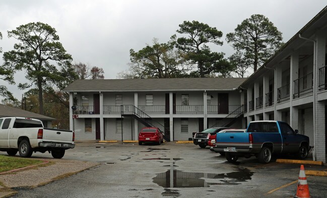 Tronewood Apartments in Houston, TX - Foto de edificio - Building Photo