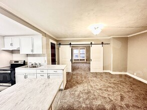 2500 Grand Ave in Des Moines, IA - Building Photo - Building Photo