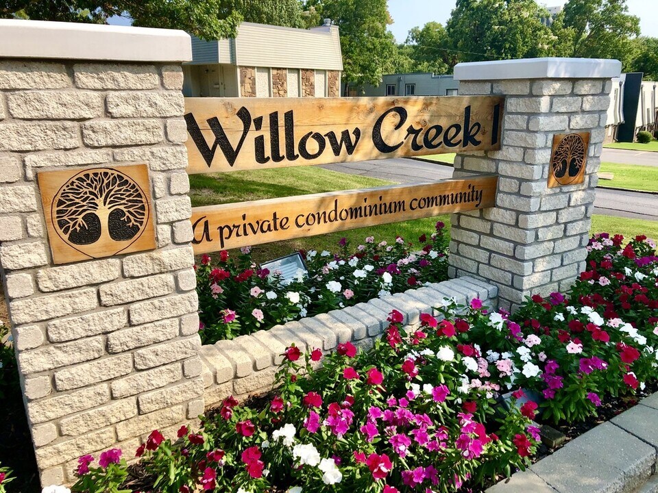 Willow Creek Condos in Tulsa, OK - Foto de edificio