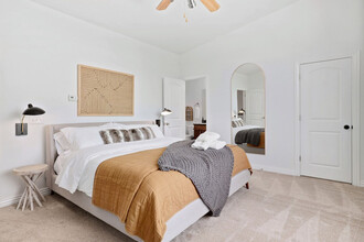 275 E Noble Ln in Fayetteville, AR - Building Photo - Building Photo