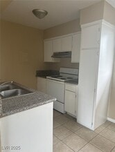 2605 E Cedar Ave in Las Vegas, NV - Building Photo - Building Photo