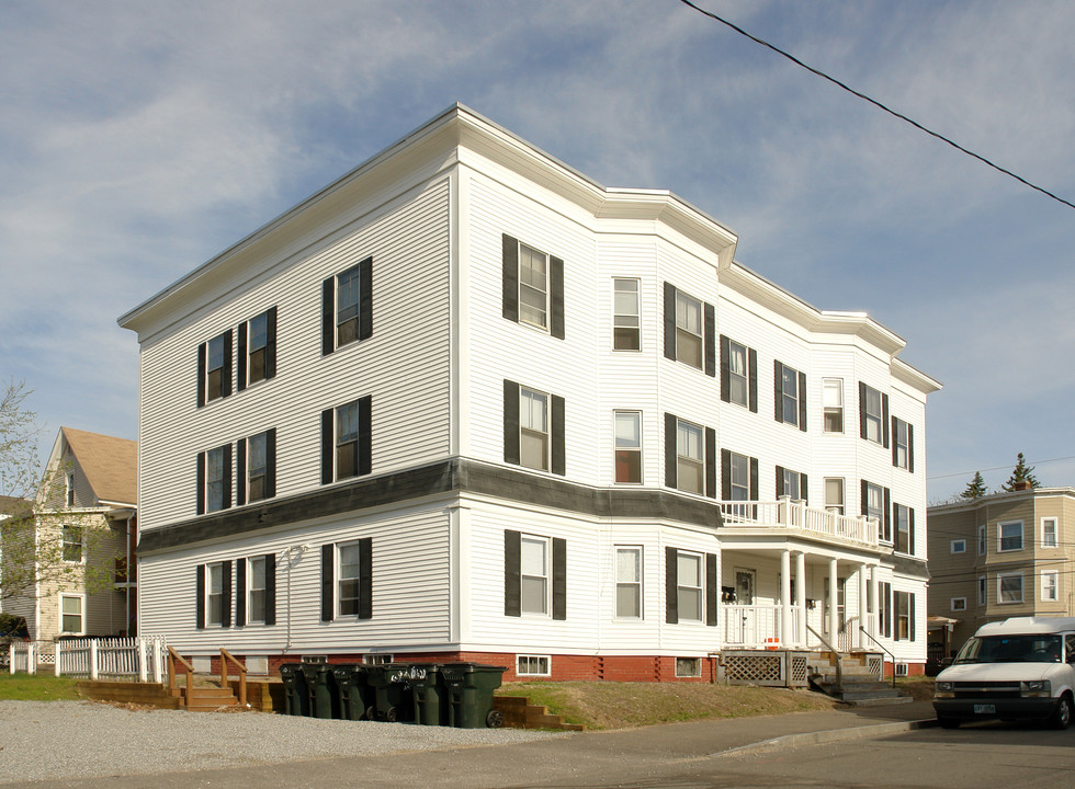 60 Quincy St in Manchester, NH - Building Photo