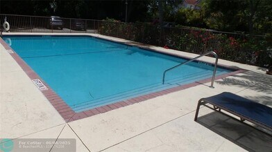 649 E Sheridan St in Dania Beach, FL - Building Photo - Building Photo