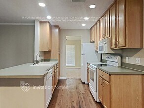 1223 Lornewood Dr in Valrico, FL - Foto de edificio - Building Photo