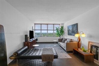 7441 Wayne Ave in Miami, FL - Building Photo - Building Photo