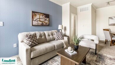 8989 West Rd in Houston, TX - Foto de edificio - Building Photo