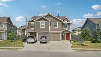 7212 Dancing Wind Ln in Austin, TX - Building Photo