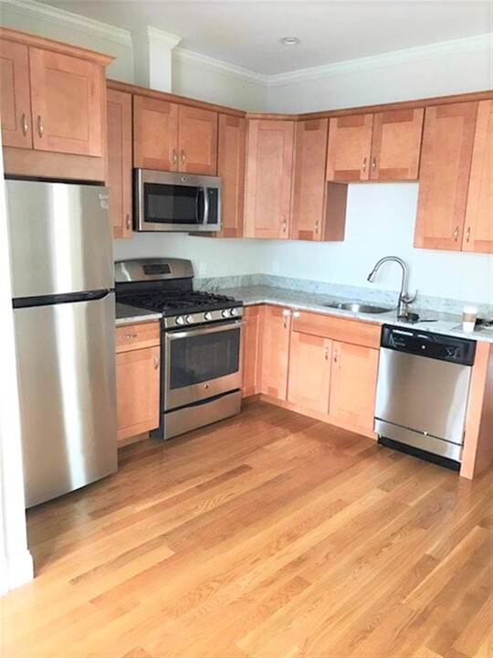 9 Marney St, Unit 4 in Cambridge, MA - Building Photo