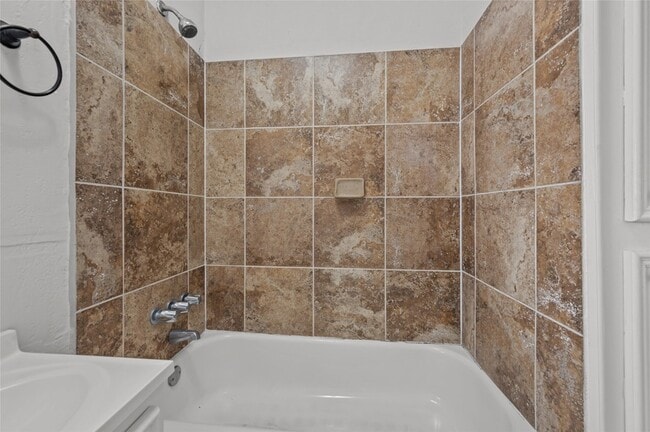 907 W Gray St, Unit 2 in Houston, TX - Building Photo - Building Photo