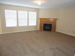 10395 Butler Dr in Brownsburg, IN - Foto de edificio - Building Photo