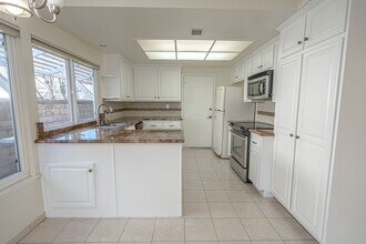 25503 Vía Gracioso in Santa Clarita, CA - Building Photo - Building Photo