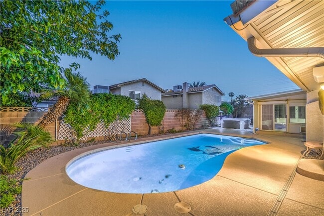 property at 3445 E Toquima Cir