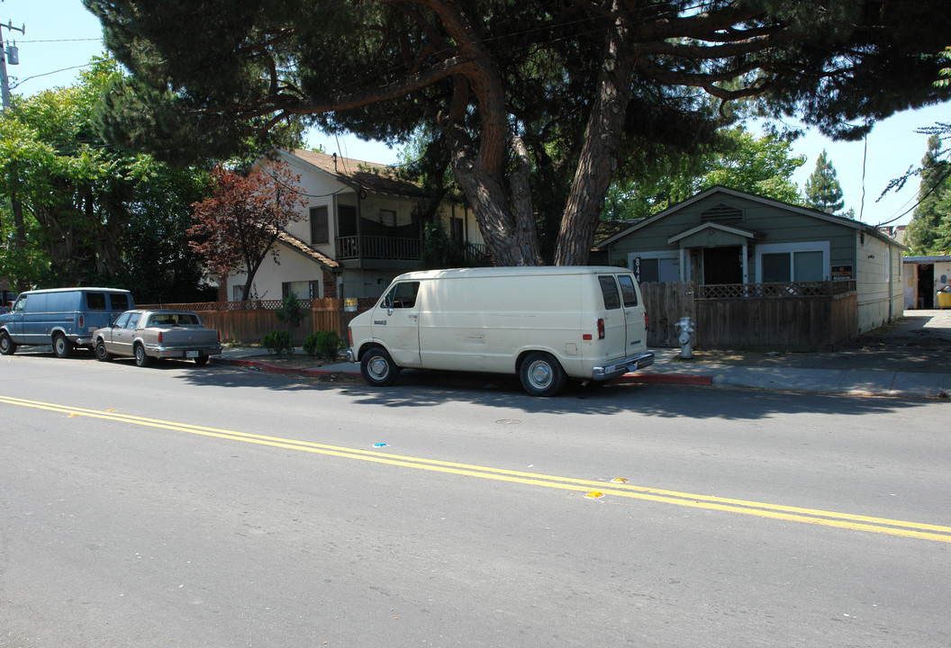 842-844 Independence in Mountain View, CA - Building Photo