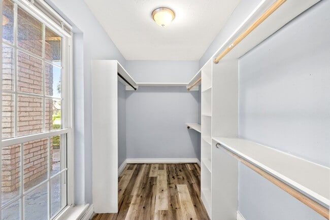 property at 1103 Manatee Ln