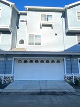 484 E E St in Benicia, CA - Building Photo - Building Photo