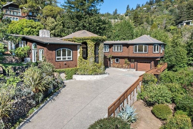 property at 33 Acorn Way