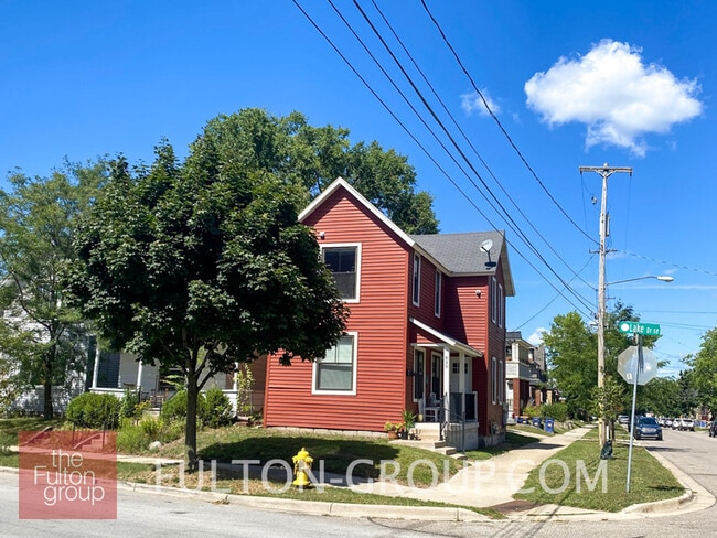 849 Lake Dr SE, Unit 1