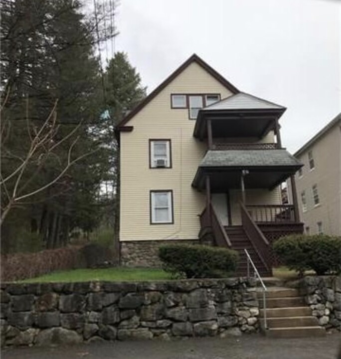 1624 Highland Ave, Unit 1 in Waterbury, CT - Building Photo