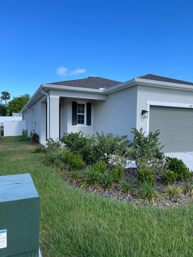 824 Blue Creek Dr in Haines City, FL - Building Photo - Building Photo