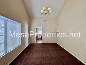 15609 Manzanita St in Hesperia, CA - Building Photo - Building Photo