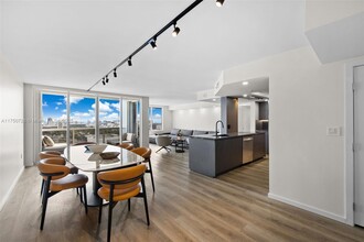 1800 Sunset Harbour Dr in Miami Beach, FL - Building Photo - Building Photo
