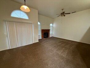 9256 Colonsay Way in Sacramento, CA - Building Photo - Building Photo