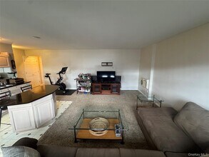 25 Elizabeth St in Oyster Bay, NY - Building Photo - Building Photo