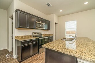 506 London Dr in Lavon, TX - Building Photo - Building Photo