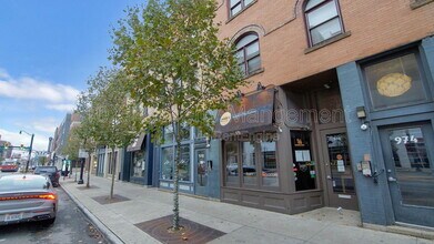 978 N High St in Columbus, OH - Building Photo - Building Photo