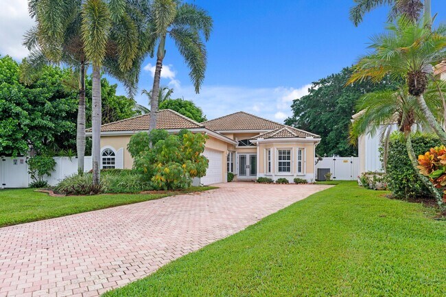 7568 Eagle Point Dr in Delray Beach, FL - Building Photo - Building Photo