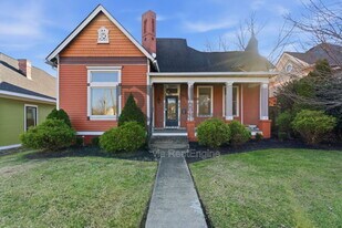 1208 Woodland St in Nashville, TN - Building Photo