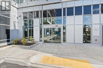 500 Plains Rd E in Burlington, ON - Building Photo - Building Photo