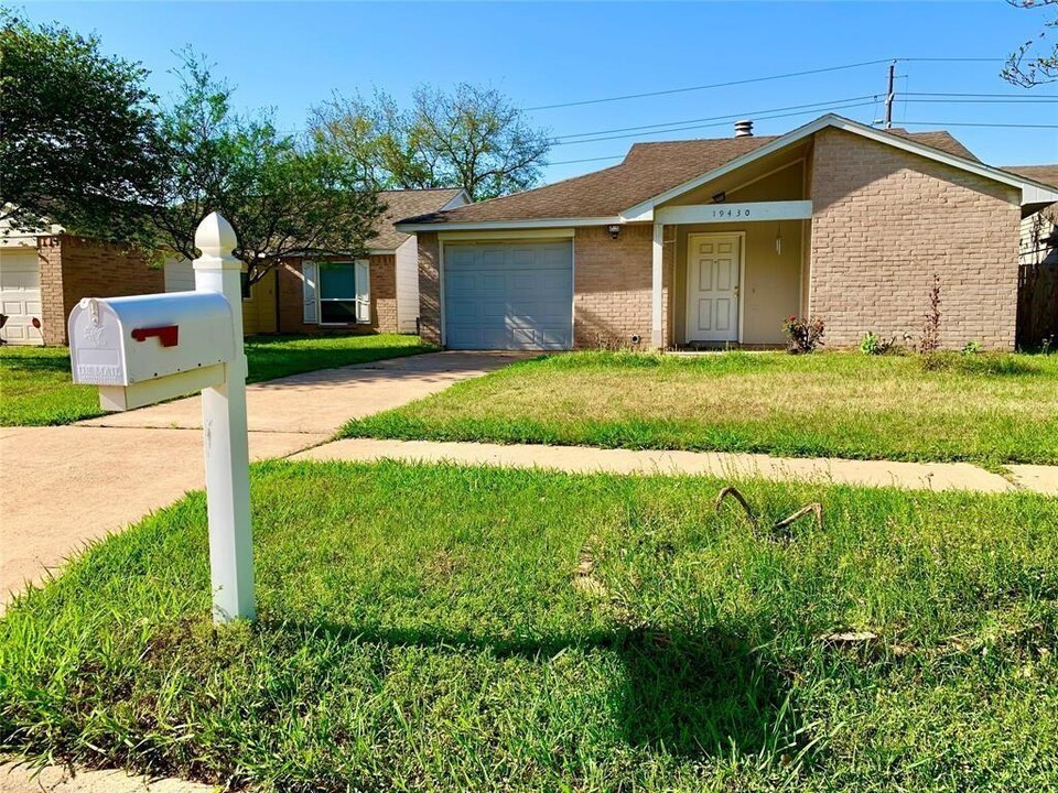 19430 Cypress Canyon Dr in Katy, TX - Building Photo