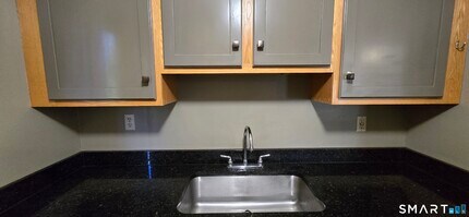 184 Middlesex Turnpike in Chester, CT - Building Photo - Building Photo