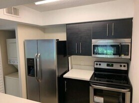 5760 Rock Island Rd, Unit 310 in Tamarac, FL - Building Photo