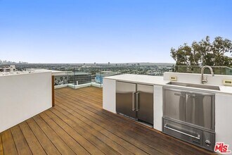 1377 Miller Pl in Los Angeles, CA - Building Photo - Building Photo