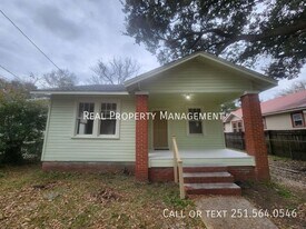 562 Clarke St in Mobile, AL - Building Photo