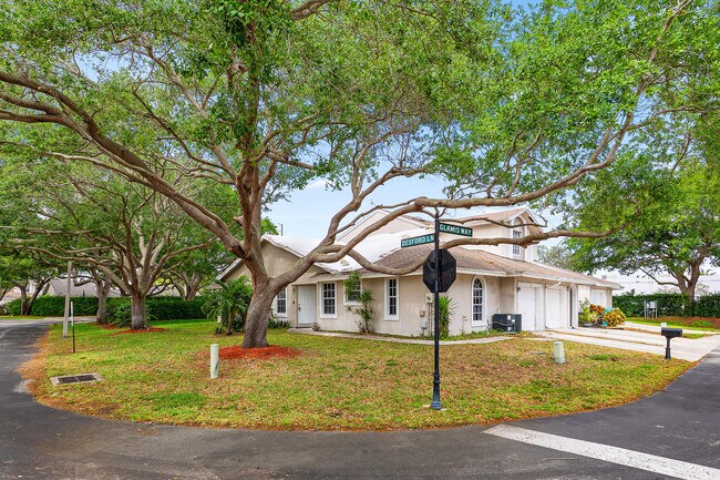 1 Glamis Way in Boynton Beach, FL - Building Photo - Building Photo