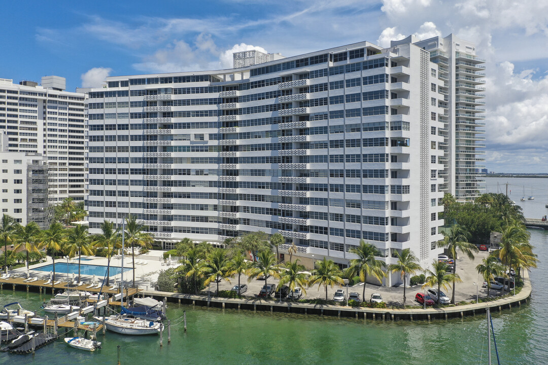 Belle Plaza Condominium in Miami Beach, FL - Building Photo