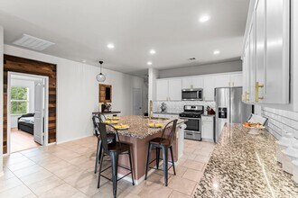 3525 Pearl Mill Ln in Conroe, TX - Foto de edificio - Building Photo