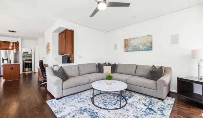 8808 Yellowthroat Ct in Gainesville, VA - Foto de edificio - Building Photo