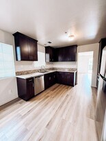 6152 Orange Ave in Cypress, CA - Building Photo