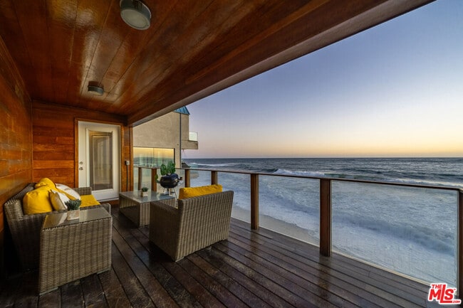 43000 Pacific Coast Hwy in Malibu, CA - Building Photo - Building Photo