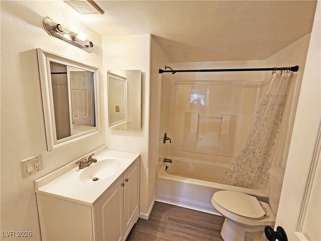 property at 2220 W Bell Vista Ave