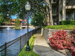 Tonti Lakeside in Dallas, TX - Building Photo - Building Photo