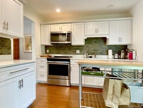 21 North Loop in Rhinebeck, NY - Building Photo - Building Photo